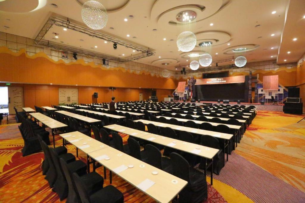 בנג'ארמאסין Golden Tulip Galaxy Hotel Banjarmasin מראה חיצוני תמונה