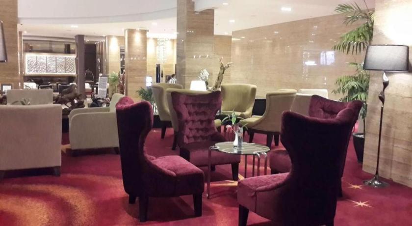 בנג'ארמאסין Golden Tulip Galaxy Hotel Banjarmasin מראה חיצוני תמונה