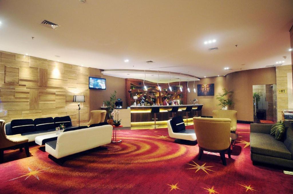 בנג'ארמאסין Golden Tulip Galaxy Hotel Banjarmasin מראה חיצוני תמונה